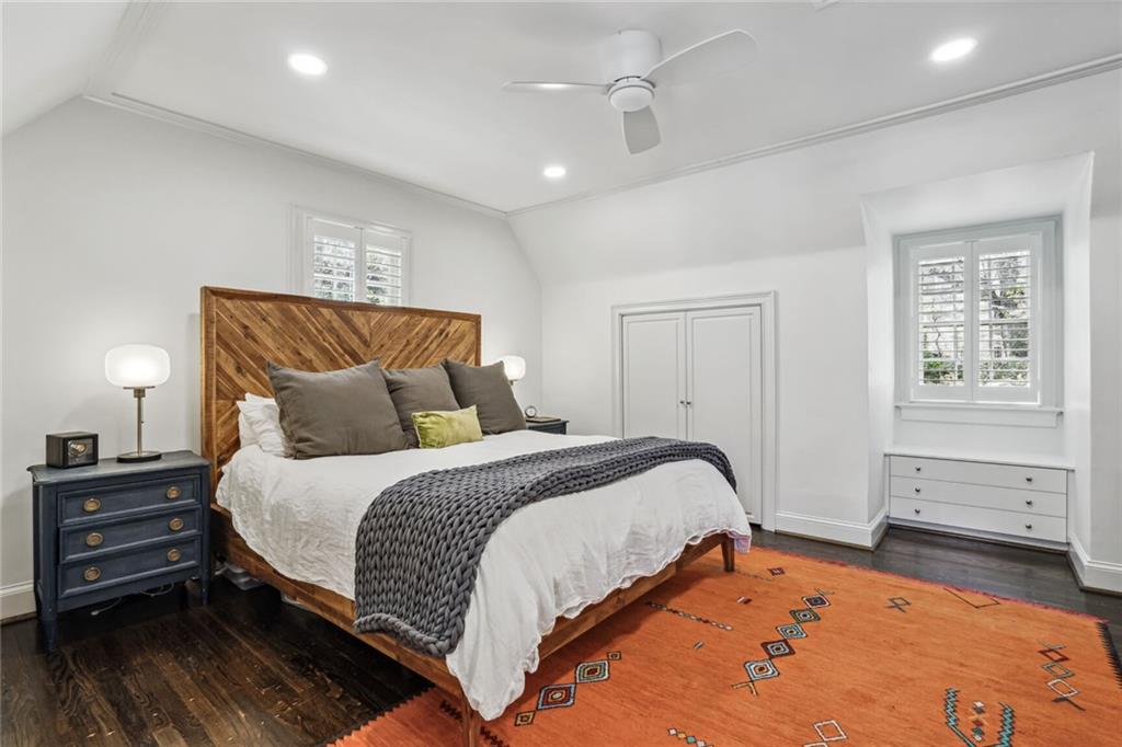 527 Brentwood Drive NE