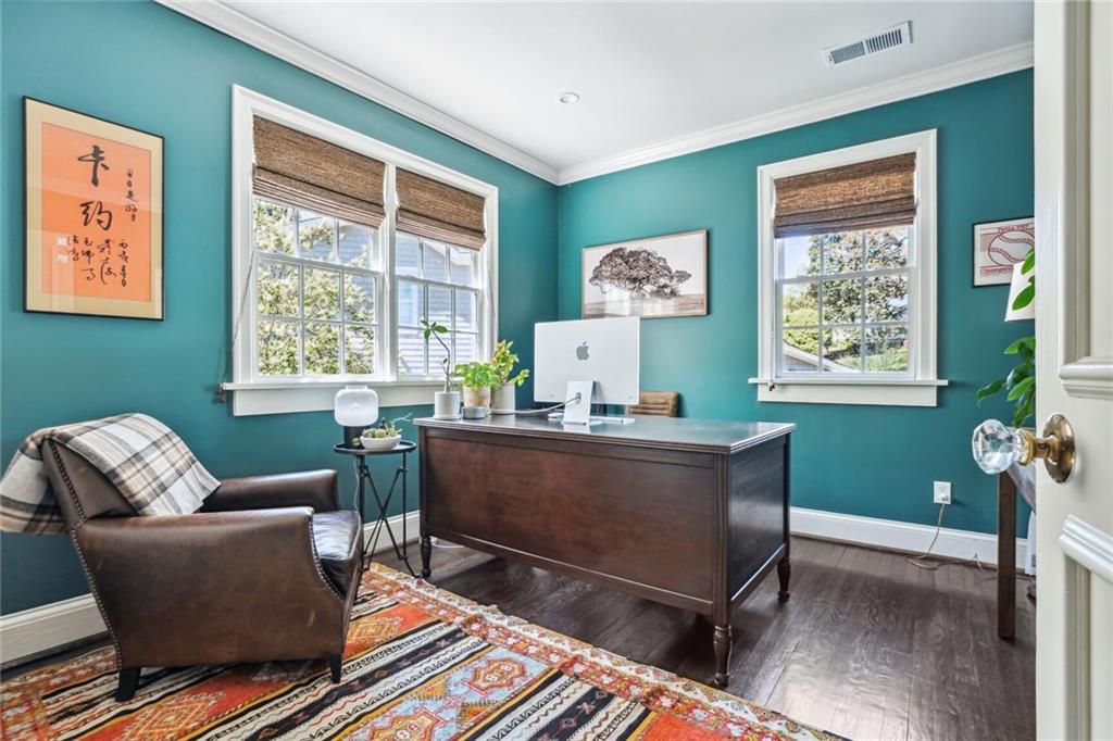 527 Brentwood Drive NE