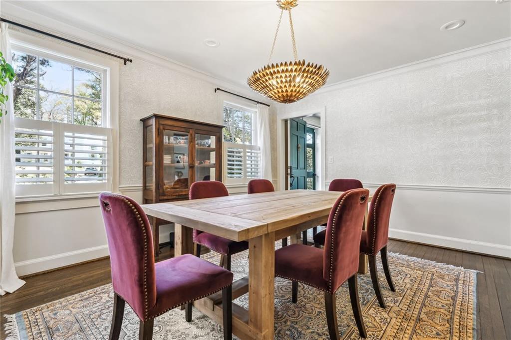 527 Brentwood Drive NE