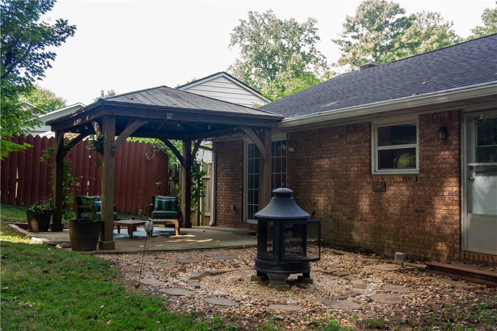 2465 Spring Drive SE