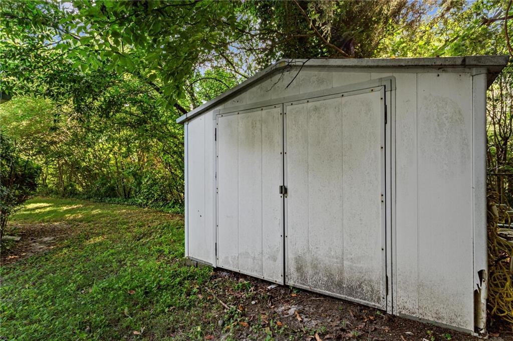 2219 Lisa Drive SE