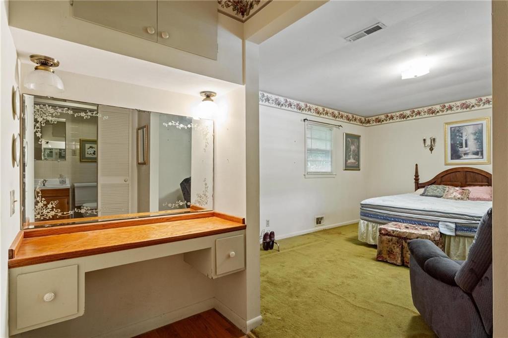 2219 Lisa Drive SE