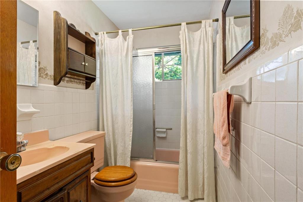 2219 Lisa Drive SE