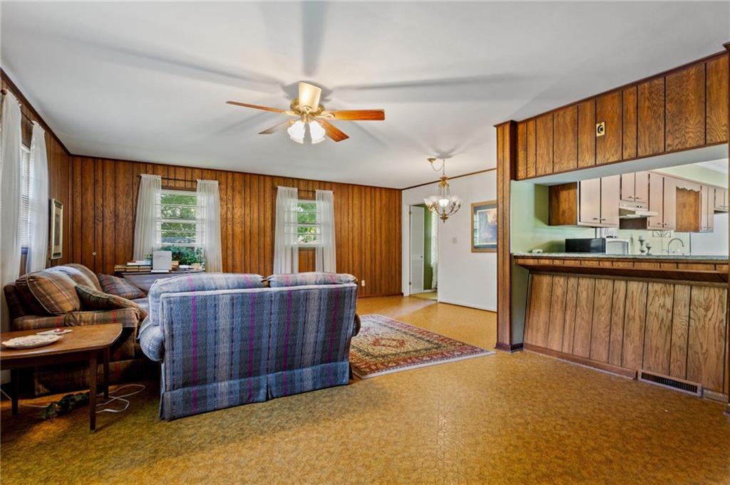 2219 Lisa Drive SE