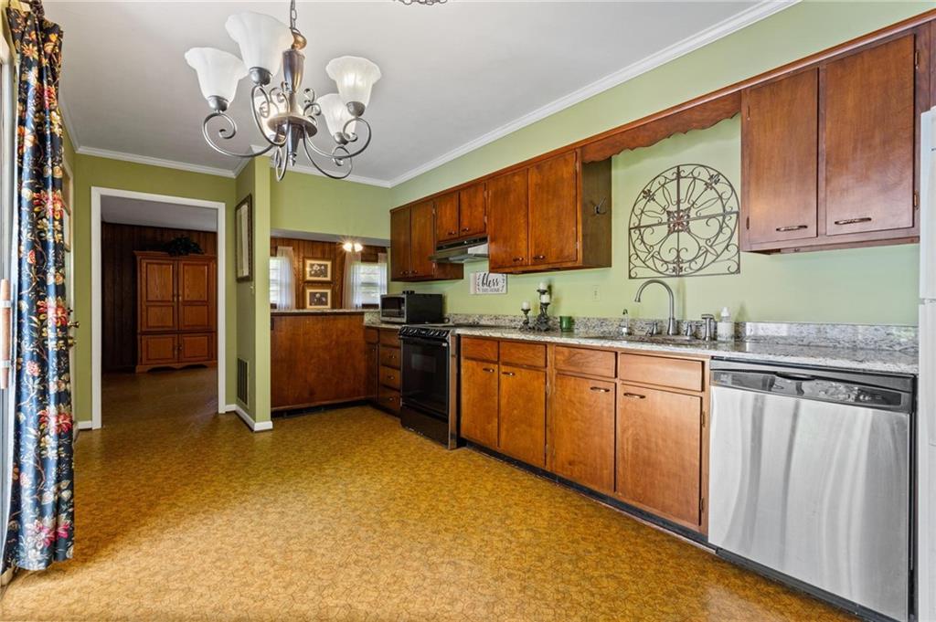 2219 Lisa Drive SE