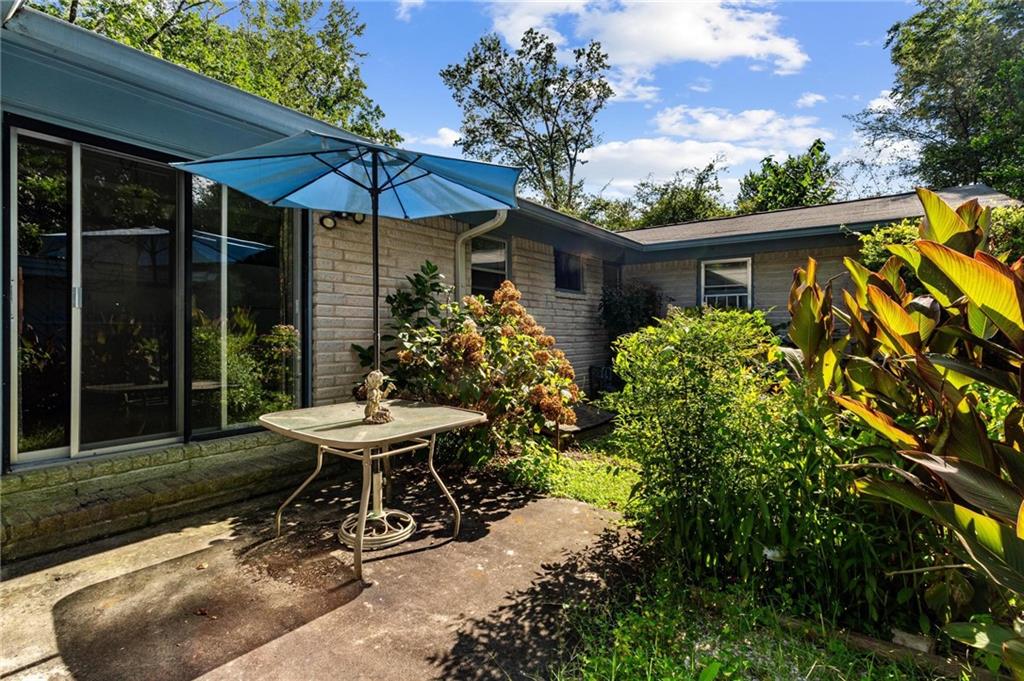2219 Lisa Drive SE
