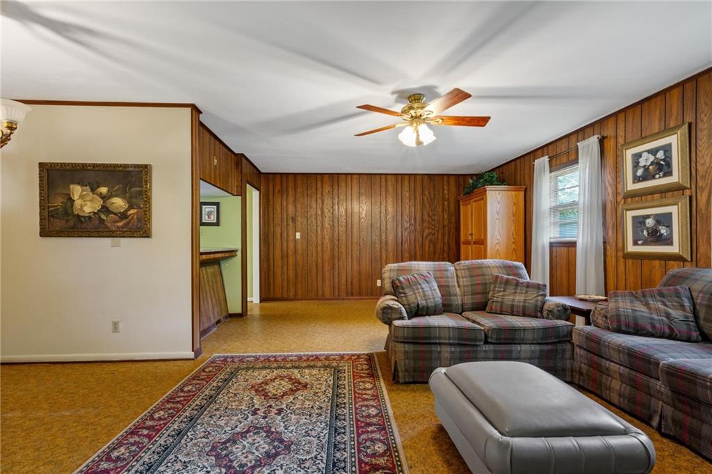 2219 Lisa Drive SE