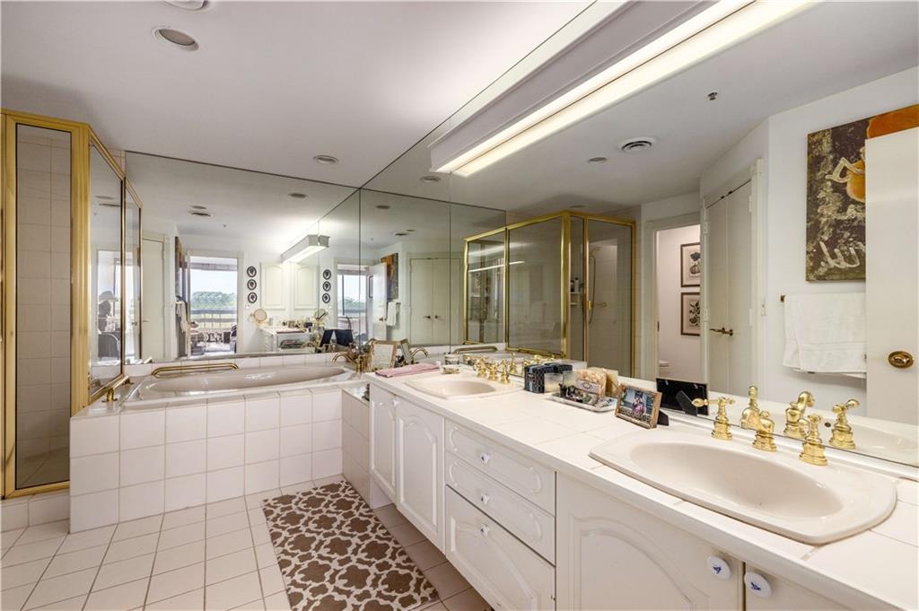 2660 Peachtree Road NW Unit 10F