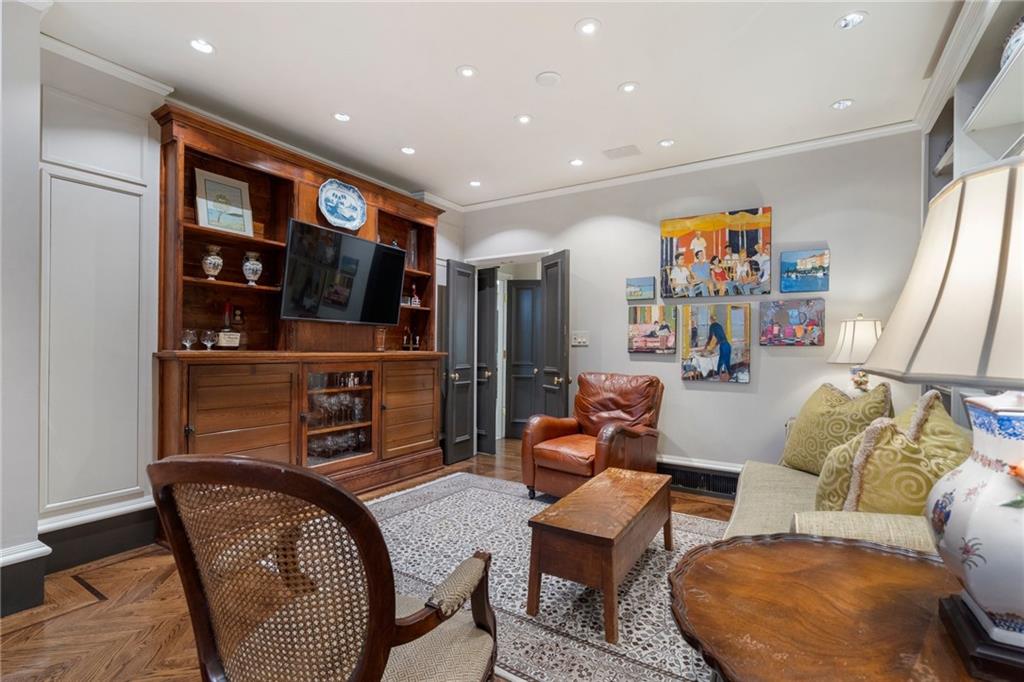 2525 Peachtree Road Unit 28
