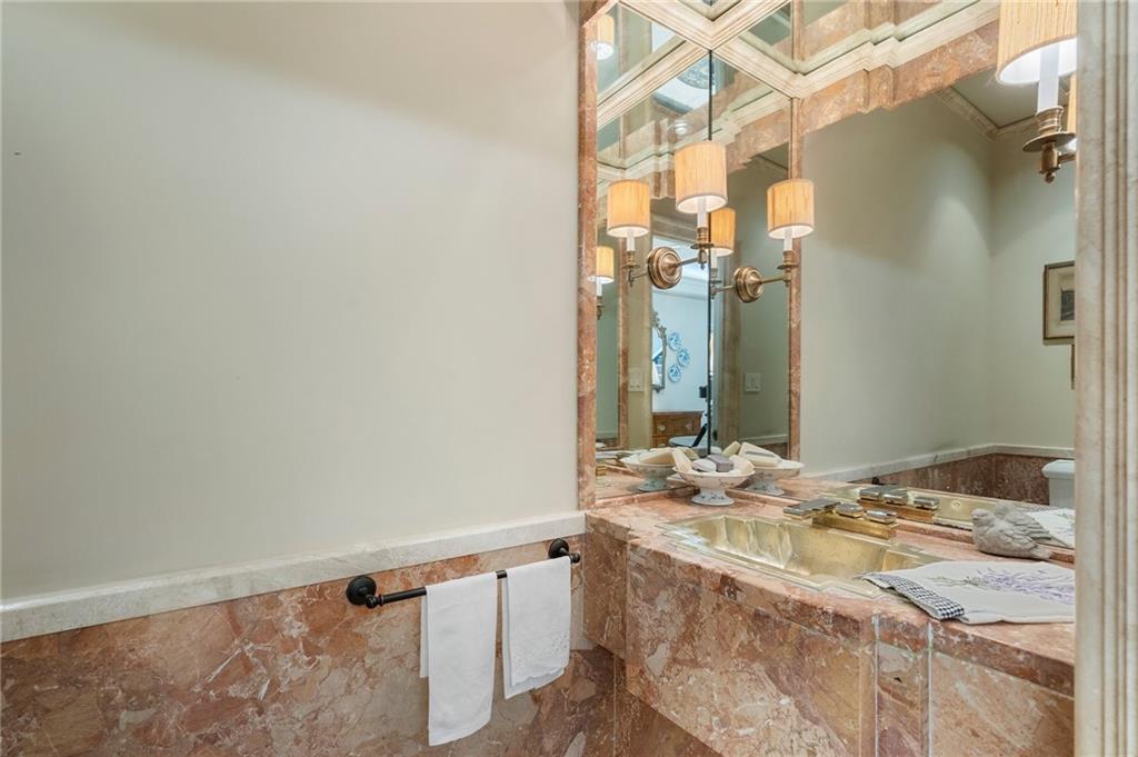 2525 Peachtree Road Unit 28