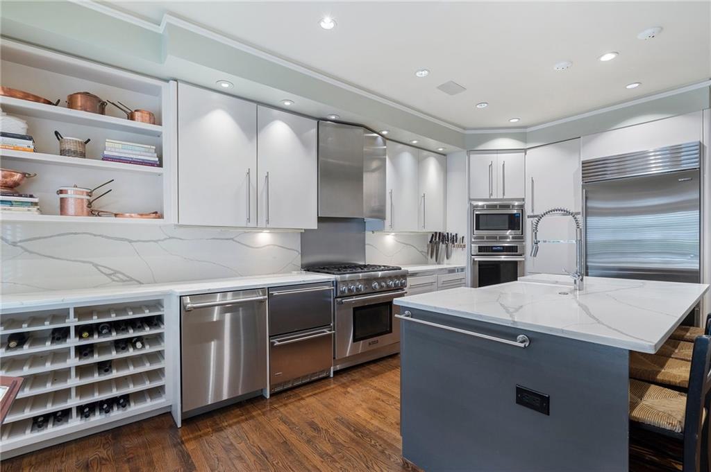 2525 Peachtree Road Unit 28