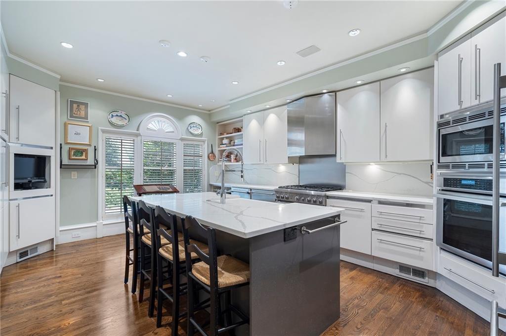 2525 Peachtree Road Unit 28