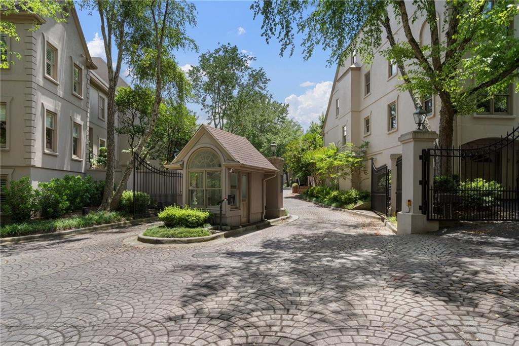 2525 Peachtree Road Unit 28