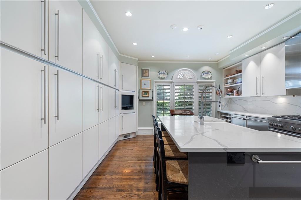 2525 Peachtree Road Unit 28