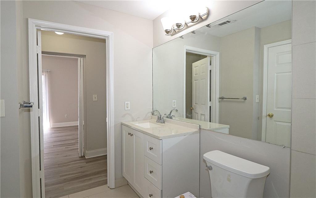 1074 Peachtree Walk NE Unit B 216