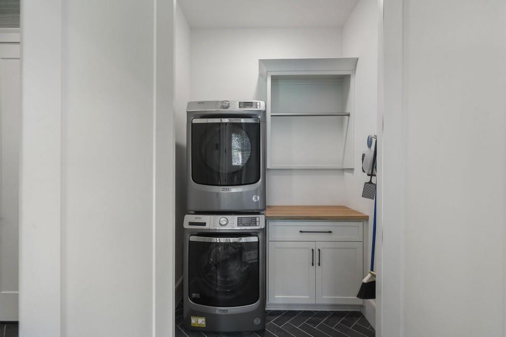 3338 Breton Circle