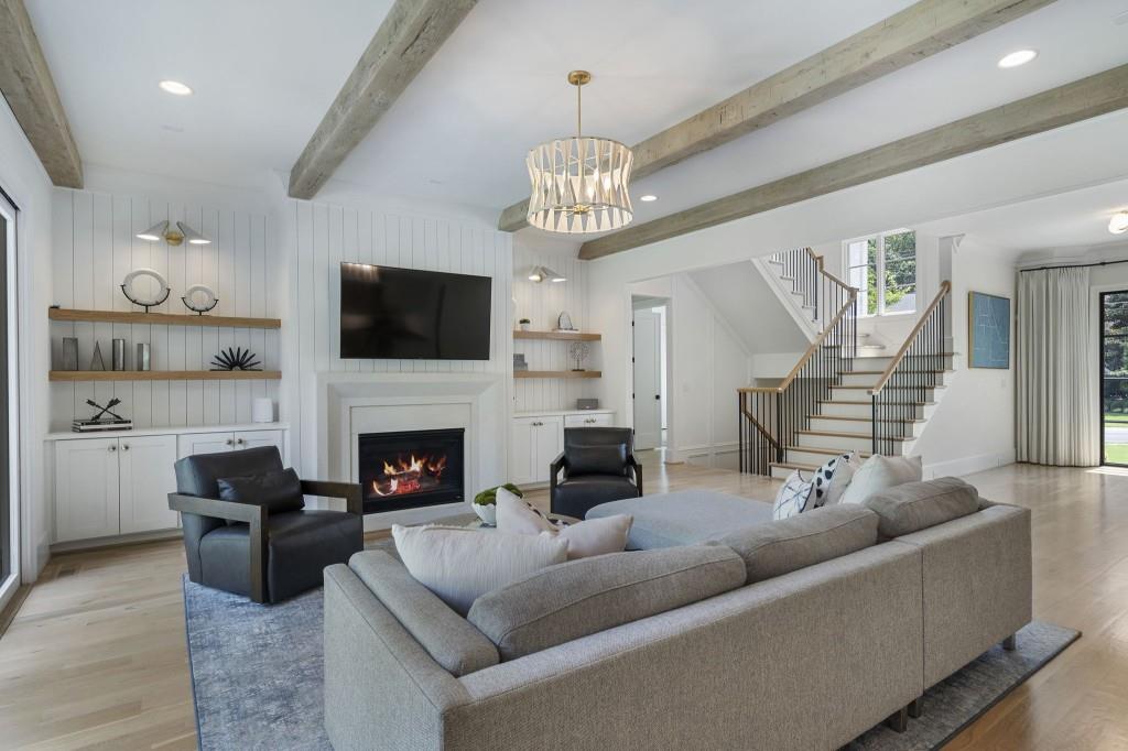 3338 Breton Circle