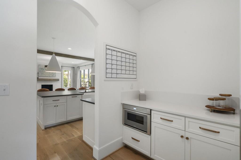 3338 Breton Circle