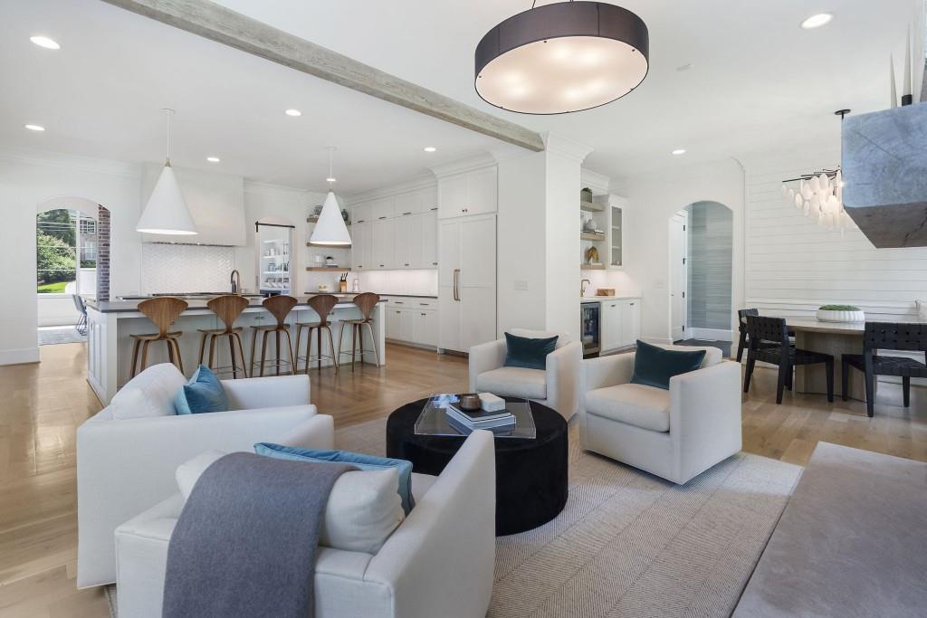 3338 Breton Circle