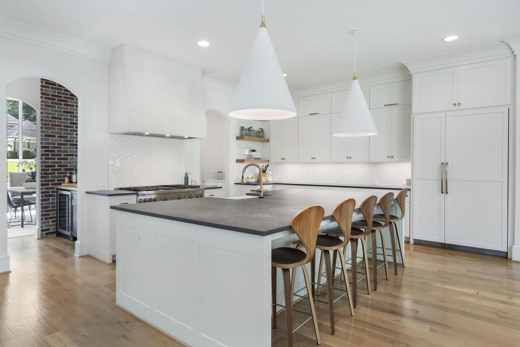 3338 Breton Circle