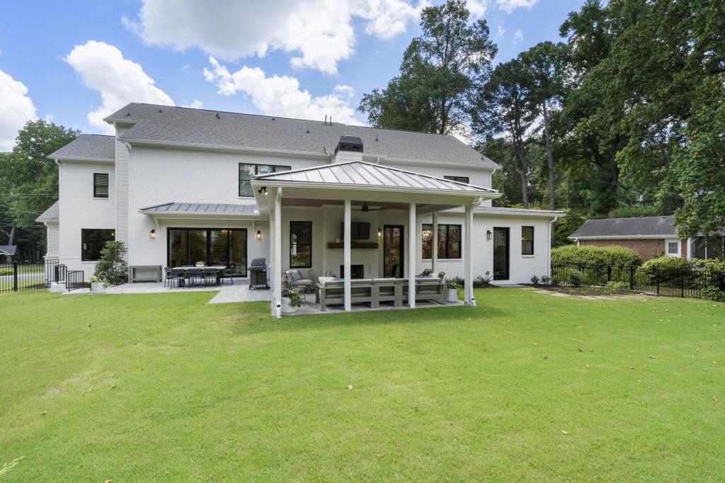 3338 Breton Circle