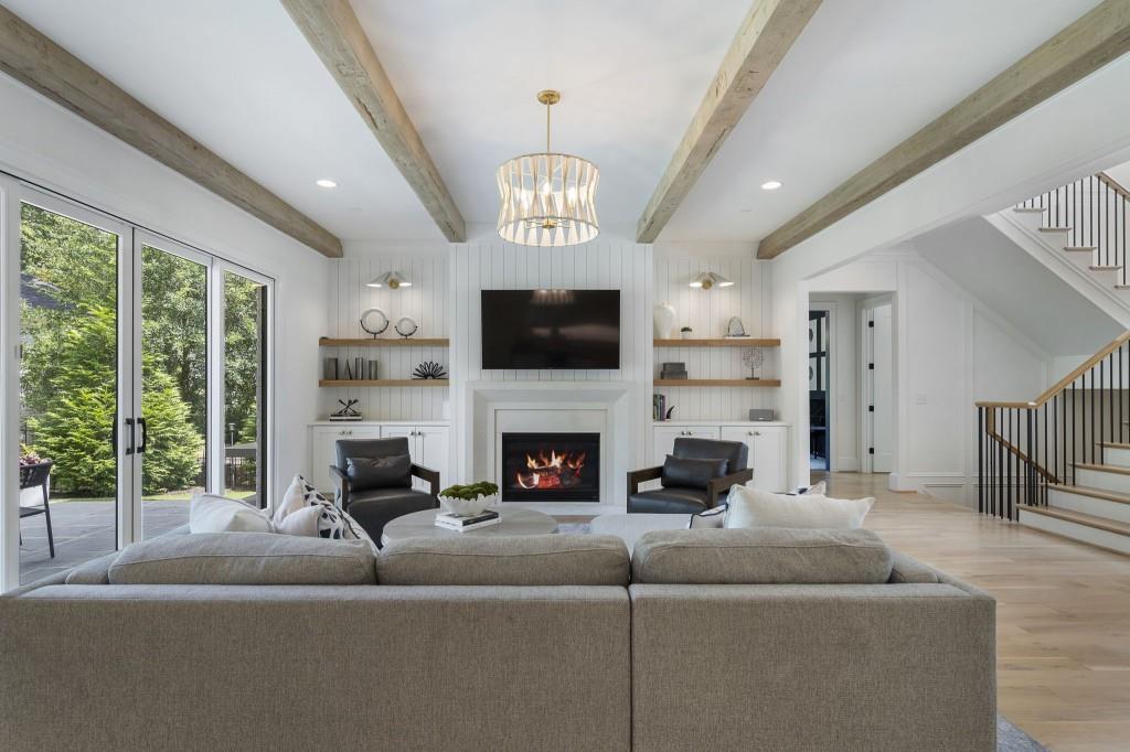 3338 Breton Circle