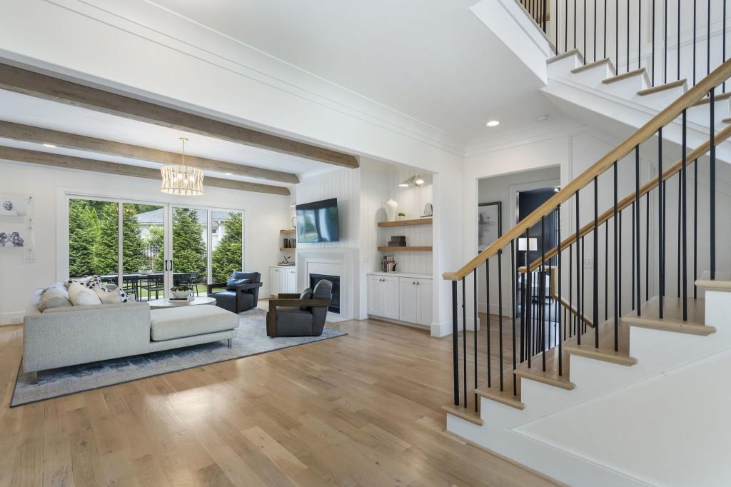 3338 Breton Circle