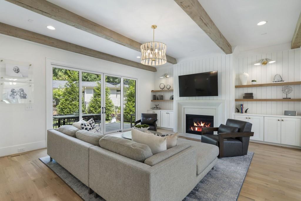 3338 Breton Circle