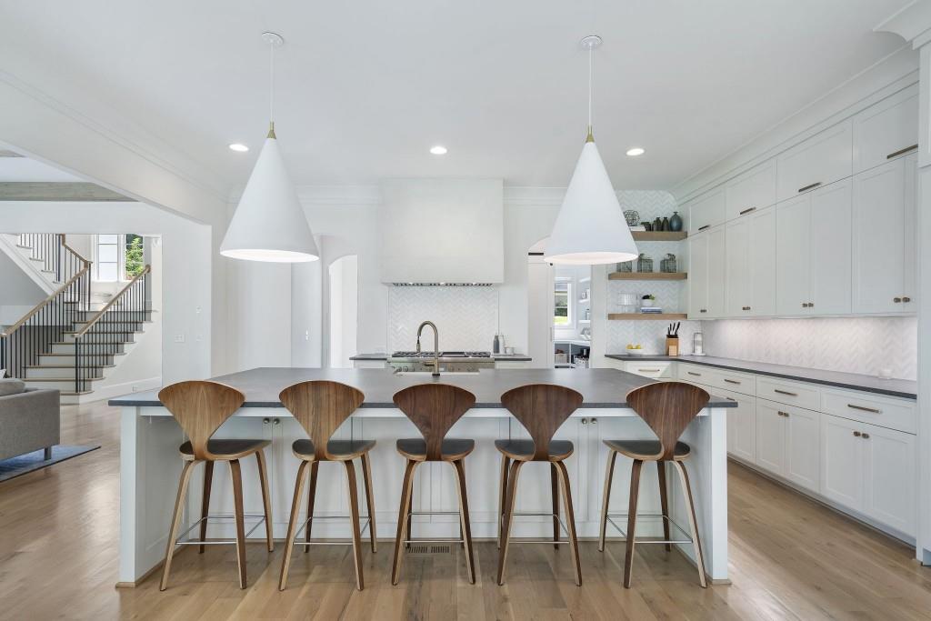 3338 Breton Circle