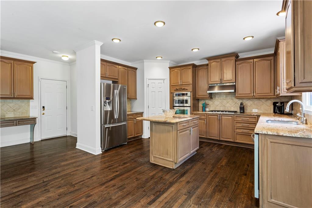 1327 Bentwater Drive