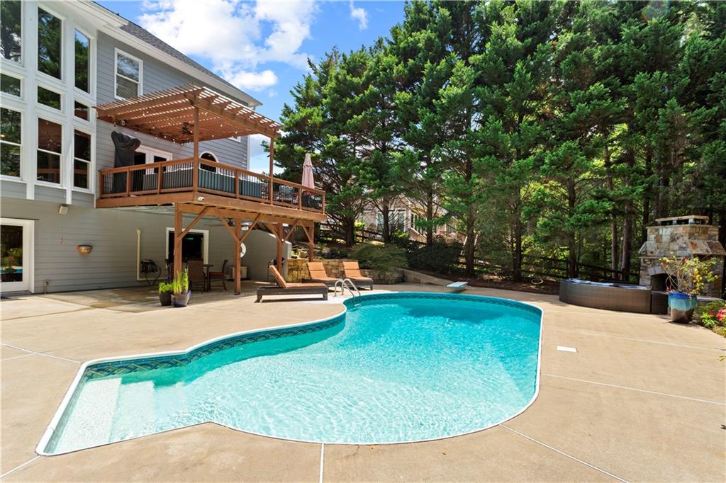 1327 Bentwater Drive