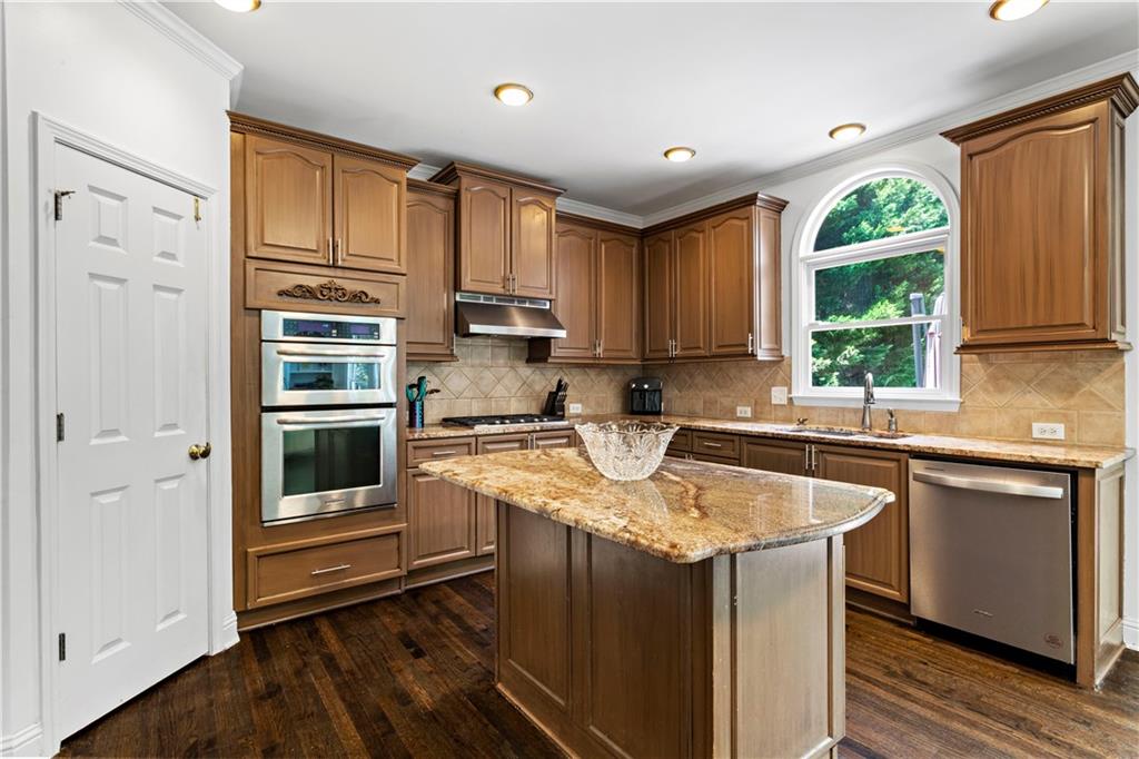 1327 Bentwater Drive