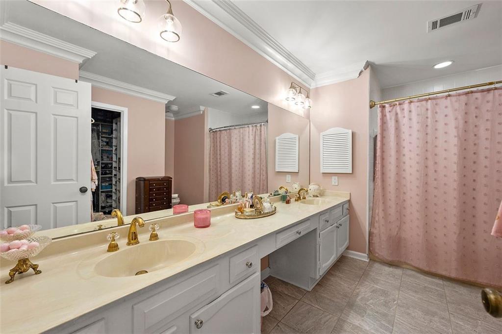 6307 Deerings Hollow