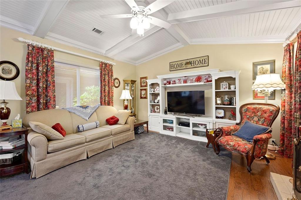 6307 Deerings Hollow