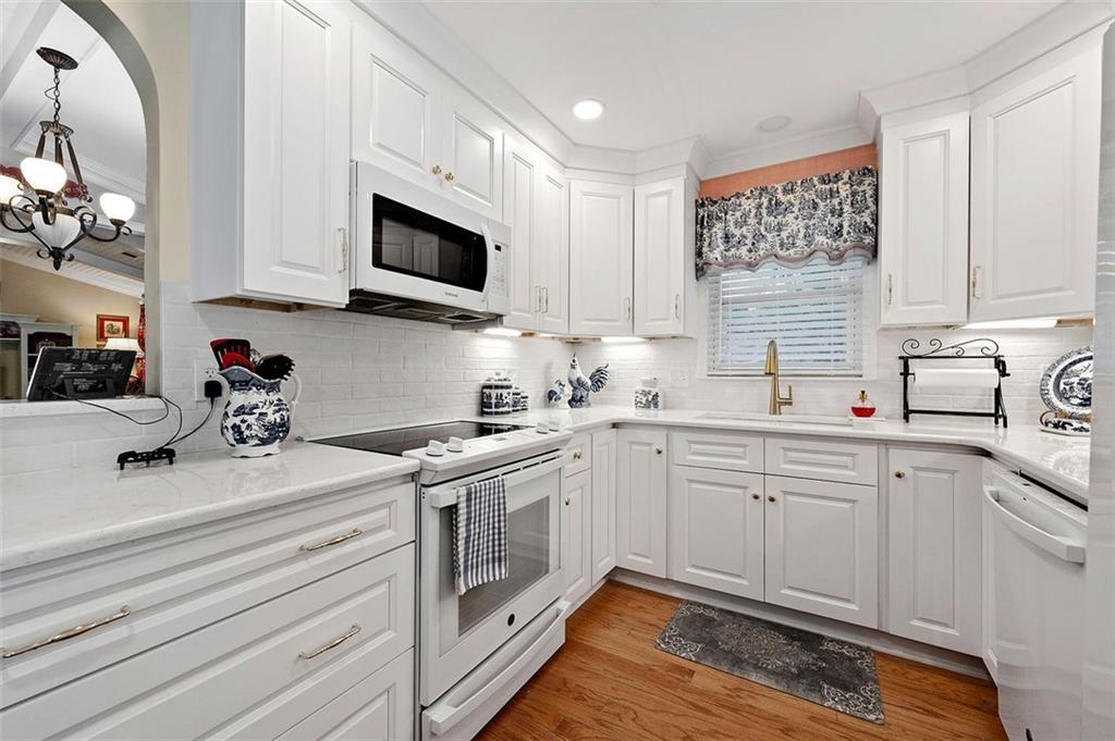 6307 Deerings Hollow