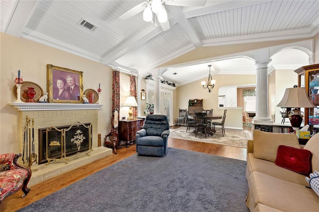 6307 Deerings Hollow