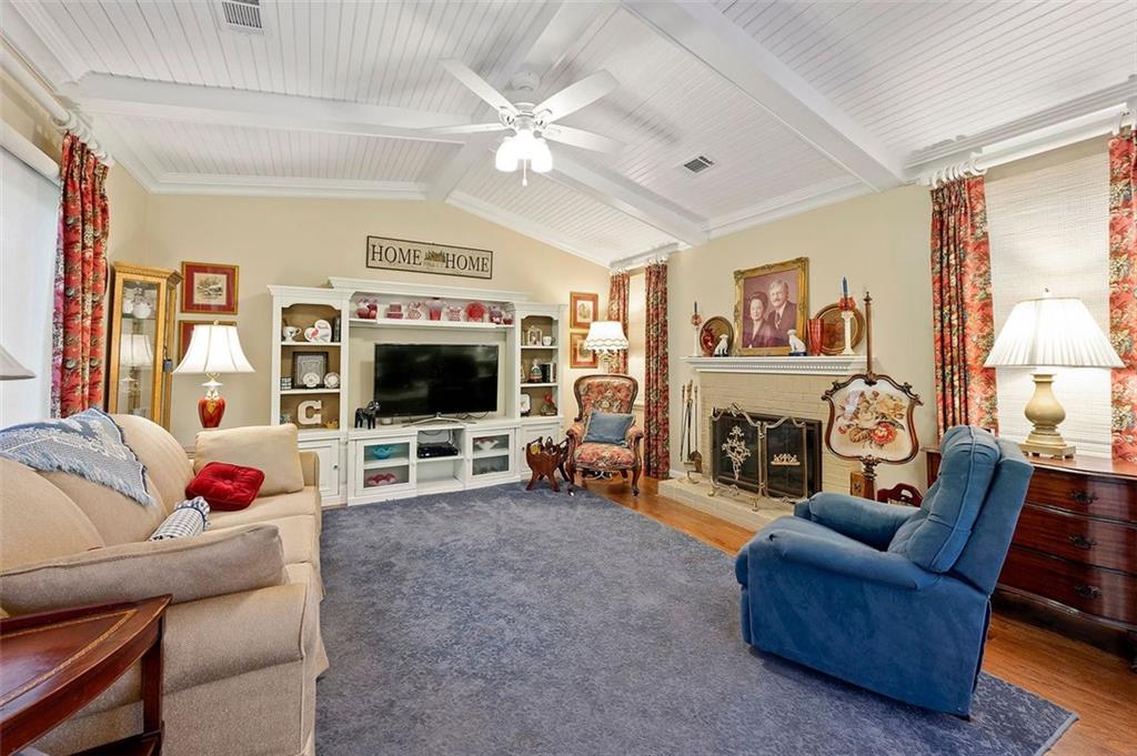 6307 Deerings Hollow