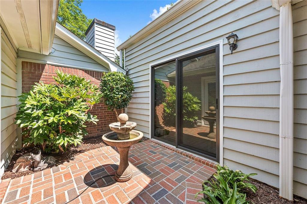 6307 Deerings Hollow