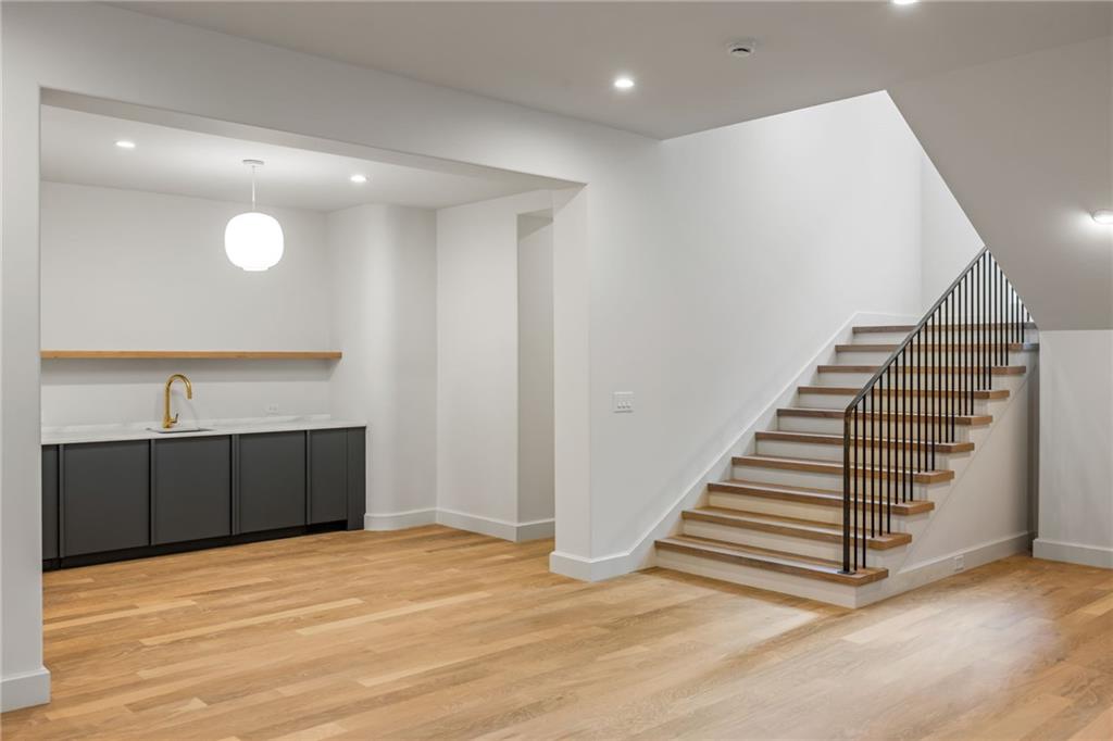 499 Broadland Road