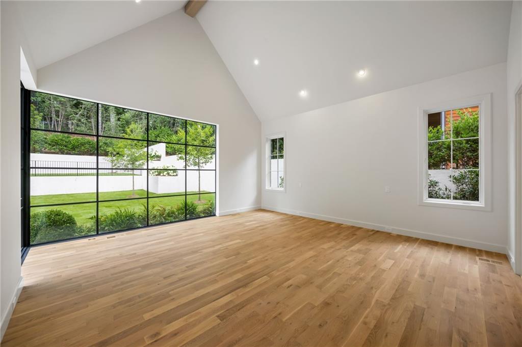 499 Broadland Road