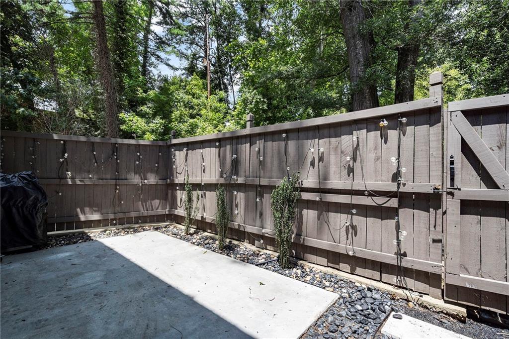 33 Ivy Trail NE