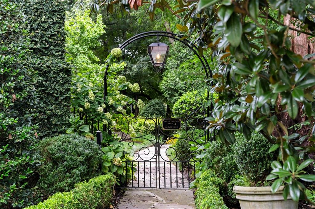 2288 Peachtree Road NW Unit 15