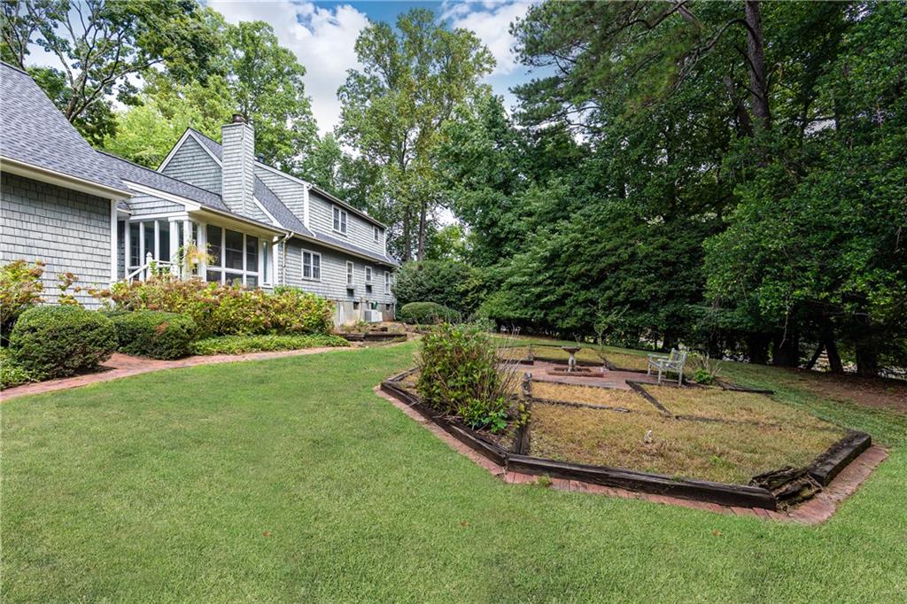 8205 Innsbruck Drive