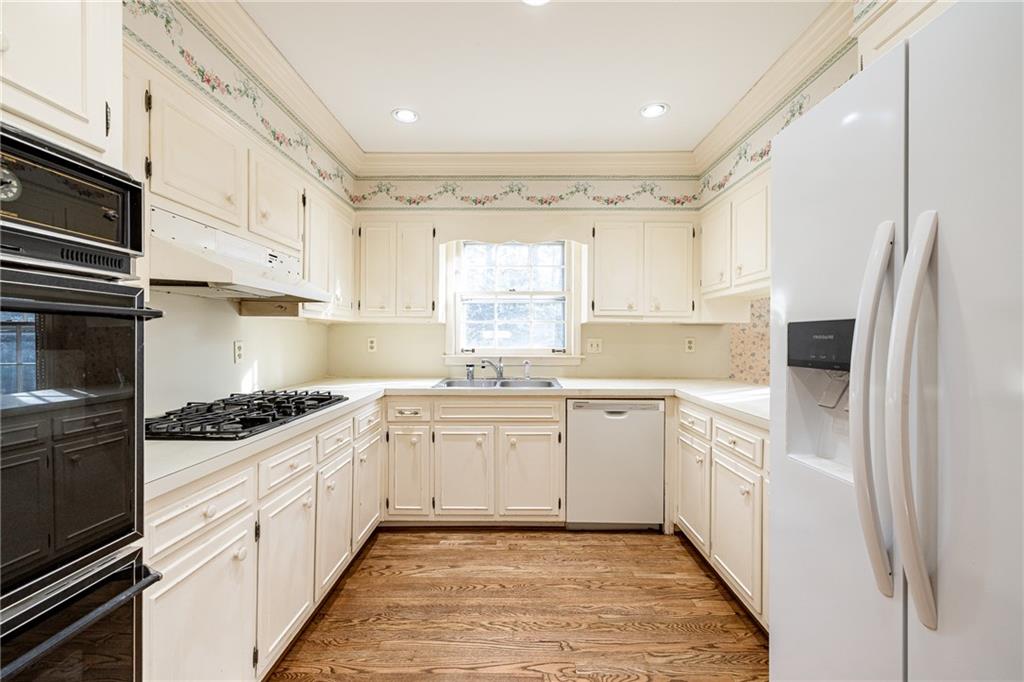 8205 Innsbruck Drive