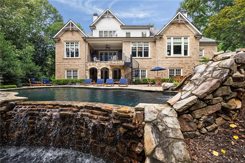 5575 Lake Island Drive