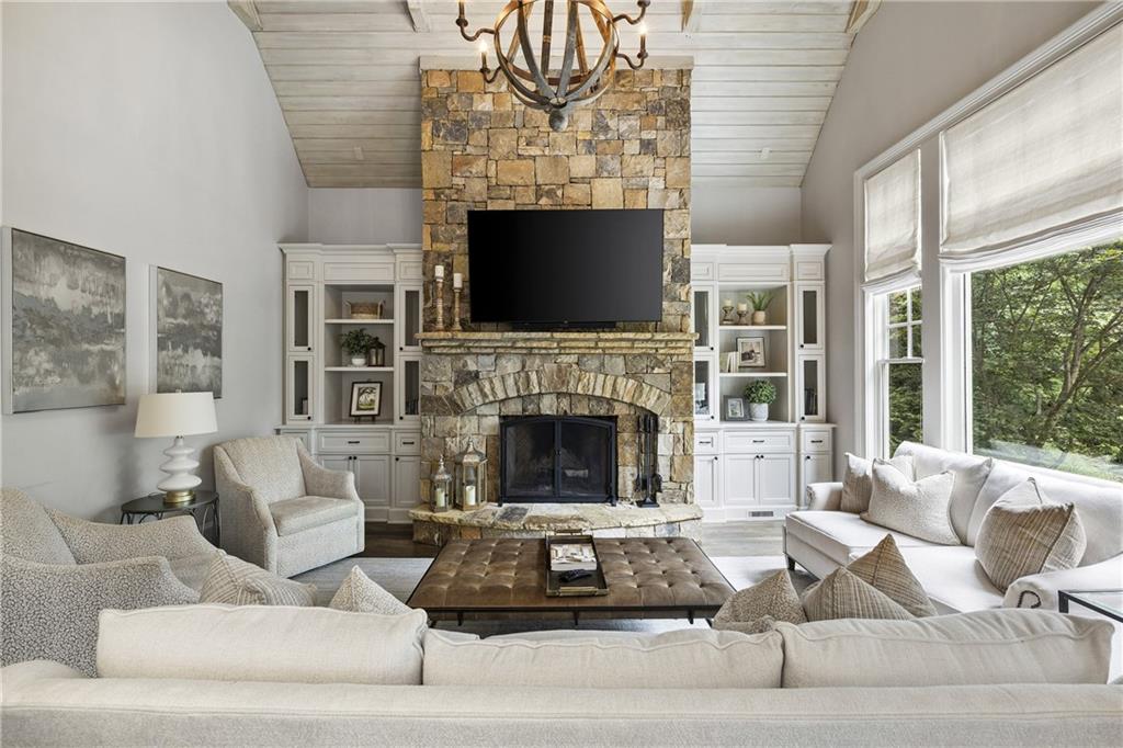 5575 Lake Island Drive