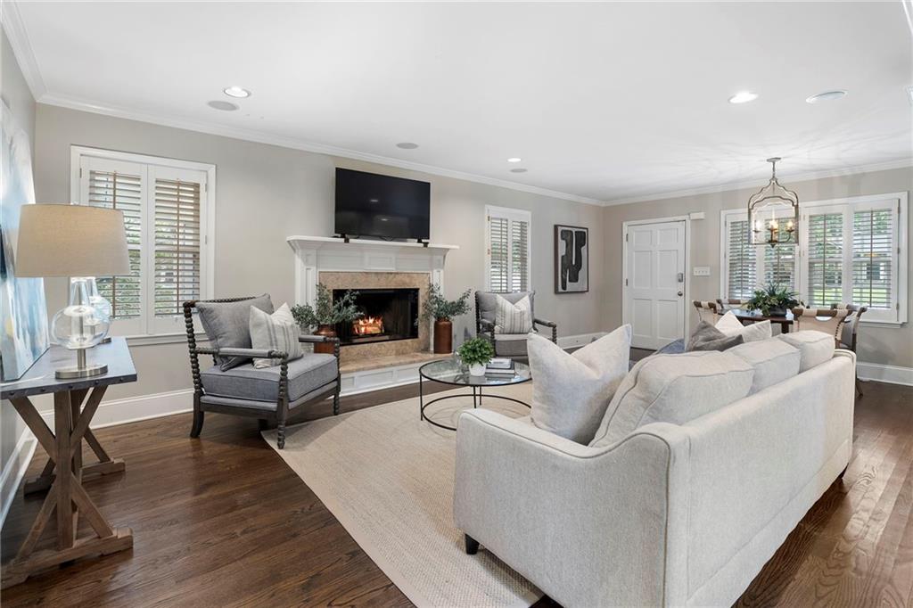 82 Lakeland Drive NW
