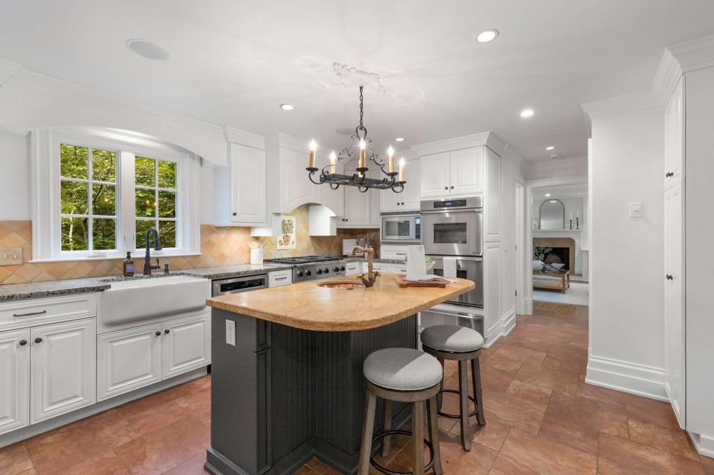 1370 Hanover West Drive