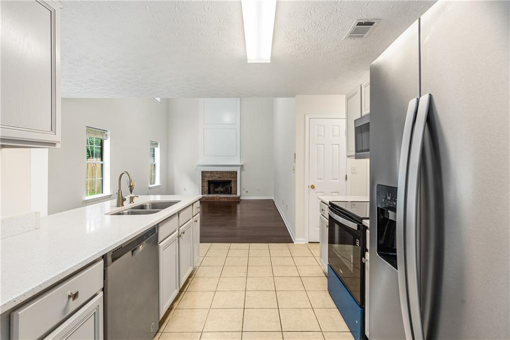 1593 Pinebreeze Drive
