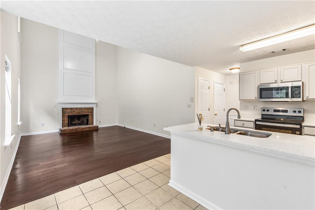 1593 Pinebreeze Drive